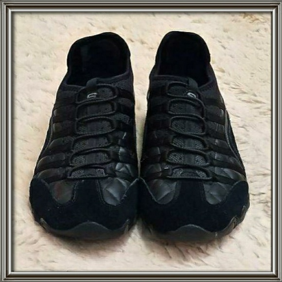 black ladies sketchers